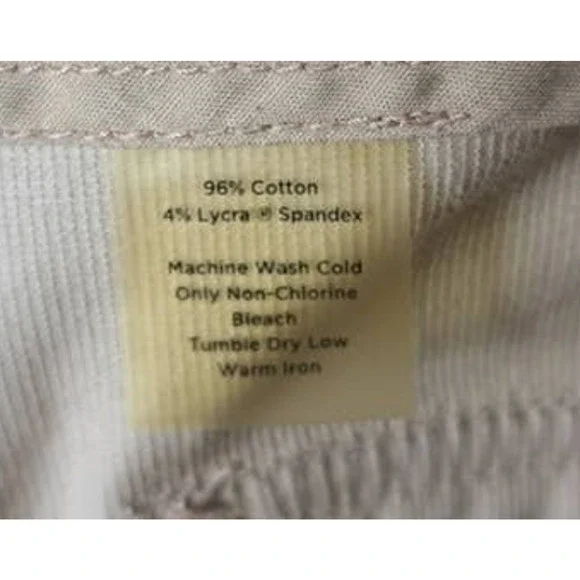 Talbots Women Petite 10 Beige Button Pockets Chino Bermuda Walking Shorts - Picture 4 of 4